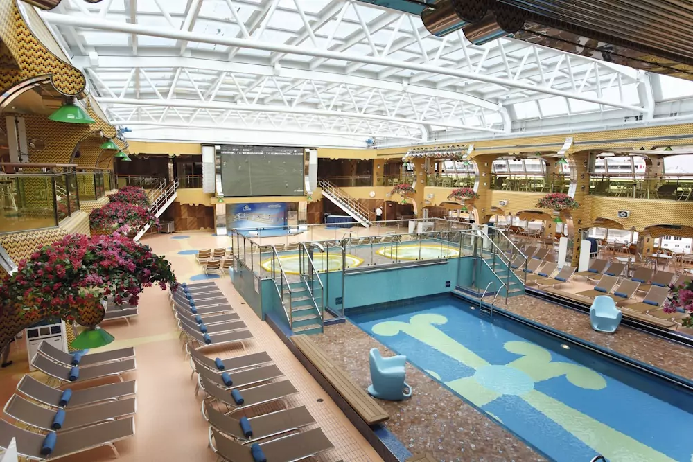 Piscine intérieure